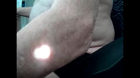 Snapshot of hotmassage50 chatting on 03.08.25 hotmassage50 online show from 03.08.25