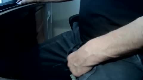 Snapshot of hotmassage50 chatting on 10.26.25 hotmassage50 online show from 10.26.25