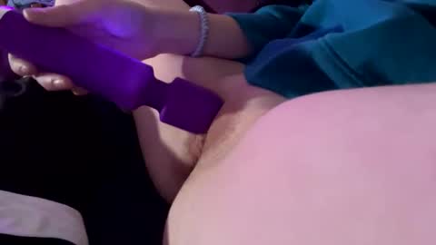 Snapshot of hotmommy2003 chatting on 01.27.25 hotmommy2003 online show from 01.27.25