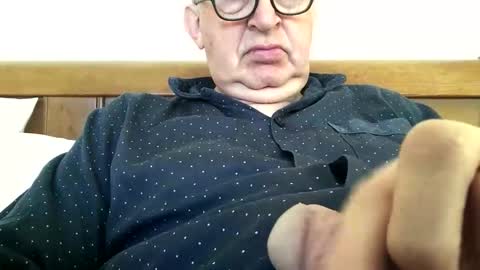 Snapshot of hotmuff99 chatting on 10.25.25 hotmuff99 online show from 10.25.25