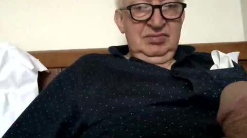 Snapshot of hotmuff99 chatting on 11.14.25 hotmuff99 online show from 11.14.25