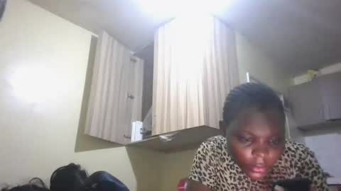 Snapshot of hotrozina chatting on 10.26.25 hotrozina online show from 10.26.25