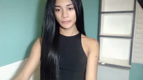Snapshot of hotsexyaveryxx chatting on 10.19.25 Suzete online show from 10.19.25