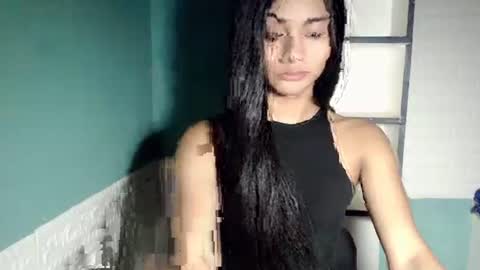 Snapshot of hotsexyaveryxx chatting on 11.16.25 Suzete online show from 11.16.25