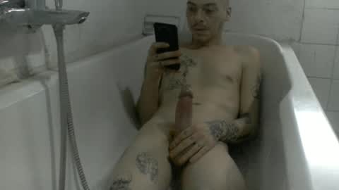 Snapshot of hotshot0509 chatting on 12.27.24 big dick online show from 12.27.24