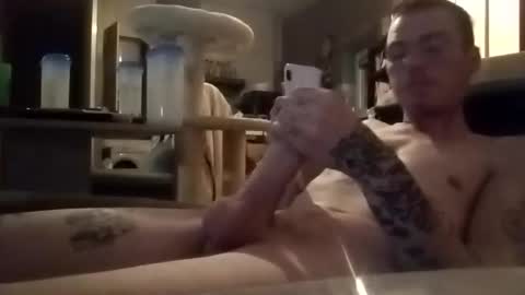 Snapshot of hotshot0509 chatting on 10.18.25 big dick online show from 10.18.25