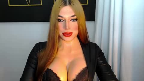 Snapshot of hotstellacumxxx chatting on 12.06.24 STELLA online show from 12.06.24