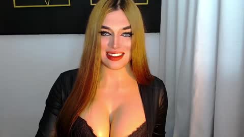 Snapshot of hotstellacumxxx chatting on 12.18.24 STELLA online show from 12.18.24