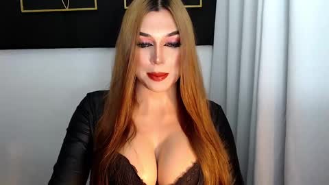 Snapshot of hotstellacumxxx chatting on 12.22.24 STELLA online show from 12.22.24