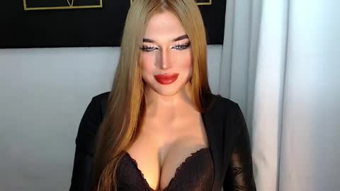 Snapshot of hotstellacumxxx chatting on 01.18.25 STELLA online show from 01.18.25