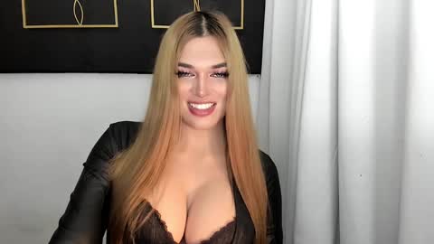 Snapshot of hotstellacumxxx chatting on 03.02.25 STELLA online show from 03.02.25