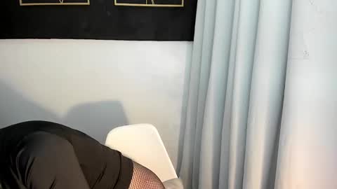 Snapshot of hotstellacumxxx chatting on 10.16.25 STELLA online show from 10.16.25