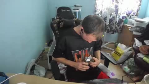 hot online show from 10.17.25