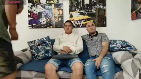 Snapshot of hott_asses chatting on 12.30.24 hott_asses online show from 12.30.24