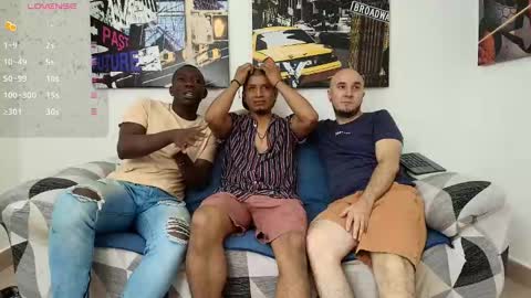 Snapshot of hott_asses chatting on 01.05.25 hott_asses online show from 01.05.25