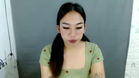 Snapshot of hott_cumforyou chatting on 03.05.25 jelaigrande  online show from 03.05.25