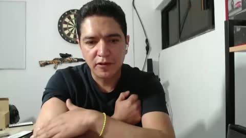 Snapshot of hott_mexican chatting on 10.21.25 YAYO online show from 10.21.25