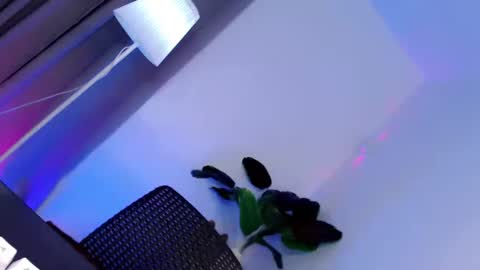 Snapshot of hotterthansex2 chatting on 10.15.25 hotterthansex2 online show from 10.15.25