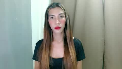 Snapshot of hottest_skinnygirl26 chatting on 11.20.25 kitty online show from 11.20.25