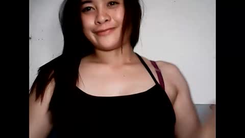 Snapshot of hottie_asianbabe chatting on 10.18.25 Leen online show from 10.18.25