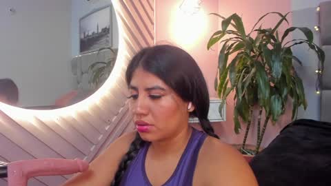 Snapshot of hottie_mine_ chatting on 12.15.24 2pm - 9pm GMT-5 online show from 12.15.24