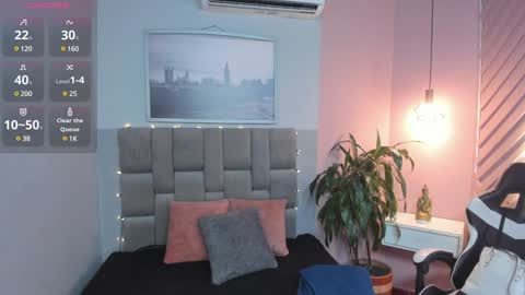 Snapshot of hottie_mine_ chatting on 12.30.24 2pm - 9pm GMT-5 online show from 12.30.24