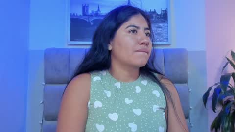Snapshot of hottie_mine_ chatting on 01.11.25 2pm - 9pm GMT-5 online show from 01.11.25