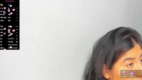 Snapshot of hottie_mine_ chatting on 01.21.25 2pm - 9pm GMT-5 online show from 01.21.25