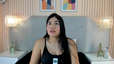 Snapshot of hottie_mine_ chatting on 10.15.25 2pm - 9pm GMT-5 online show from 10.15.25