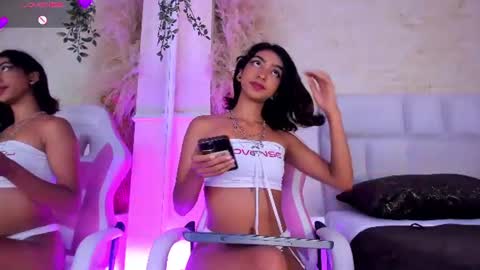 Snapshot of hottie_veronica chatting on 07.11.26 Veronica independent model online show from 07.11.26