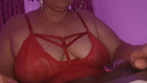 Snapshot of hottieauntie chatting on 10.18.25 sweetie Aunt online show from 10.18.25