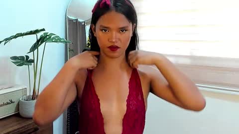 Maxine online show from 12.02.25