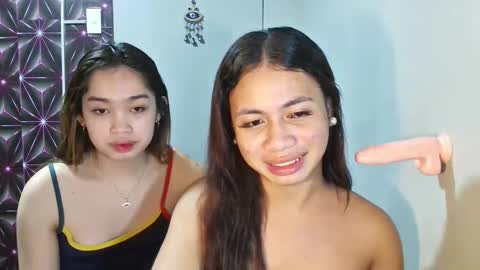 Snapshot of hottiescummerx chatting on 01.19.25 N I C A online show from 01.19.25