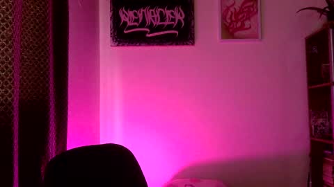 Snapshot of hottietat4u chatting on 02.14.25 Tat  online show from 02.14.25