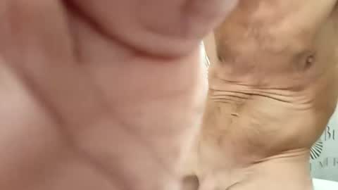 Snapshot of hottinrh2 chatting on 12.05.24 hottinrh2 online show from 12.05.24