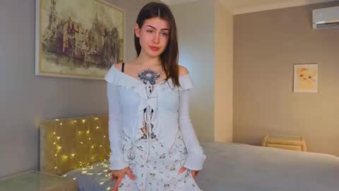 Molly HottMolly online show from 04.22.26