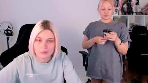 Nessie and Jessie online show from 11.17.25