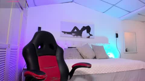    online show from 08.04.26