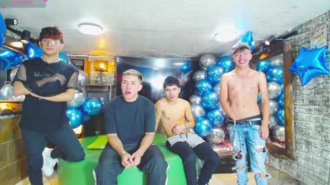 Snapshot of howents chatting on 12.09.24 HOWENTS online show from 12.09.24