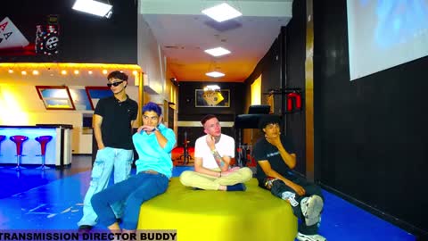 Snapshot of howents chatting on 01.21.25 HOWENTS online show from 01.21.25