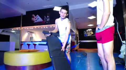 Snapshot of howents chatting on 01.27.25 HOWENTS online show from 01.27.25