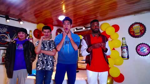 Snapshot of howents chatting on 02.05.25 HOWENTS online show from 02.05.25