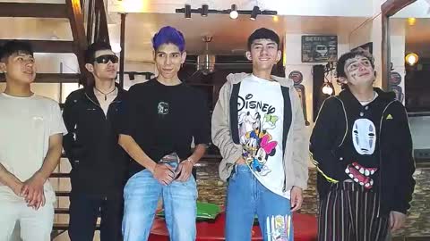 Snapshot of howents chatting on 03.11.25 HOWENTS online show from 03.11.25