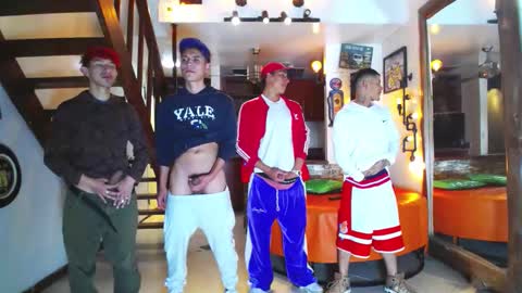 Snapshot of howents chatting on 09.09.25 HOWENTS online show from 09.09.25