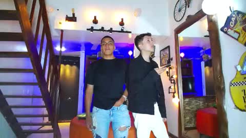 Snapshot of howents chatting on 09.21.25 HOWENTS online show from 09.21.25