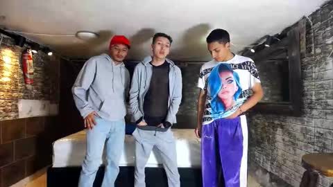 Snapshot of howents chatting on 10.19.25 HOWENTS online show from 10.19.25