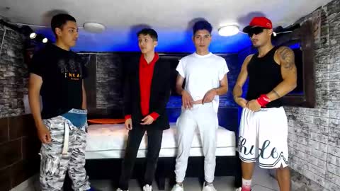 Snapshot of howents chatting on 10.21.25 HOWENTS online show from 10.21.25