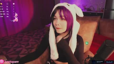 Snapshot of howtomeow chatting on 04.20.26 Mia online show from 04.20.26