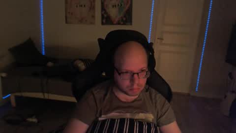 Snapshot of hoyboydkk chatting on 11.14.25 Christian online show from 11.14.25