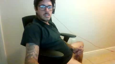 Snapshot of hoyosjay68 chatting on 10.29.25 Jay.....jayhoe878 SC online show from 10.29.25